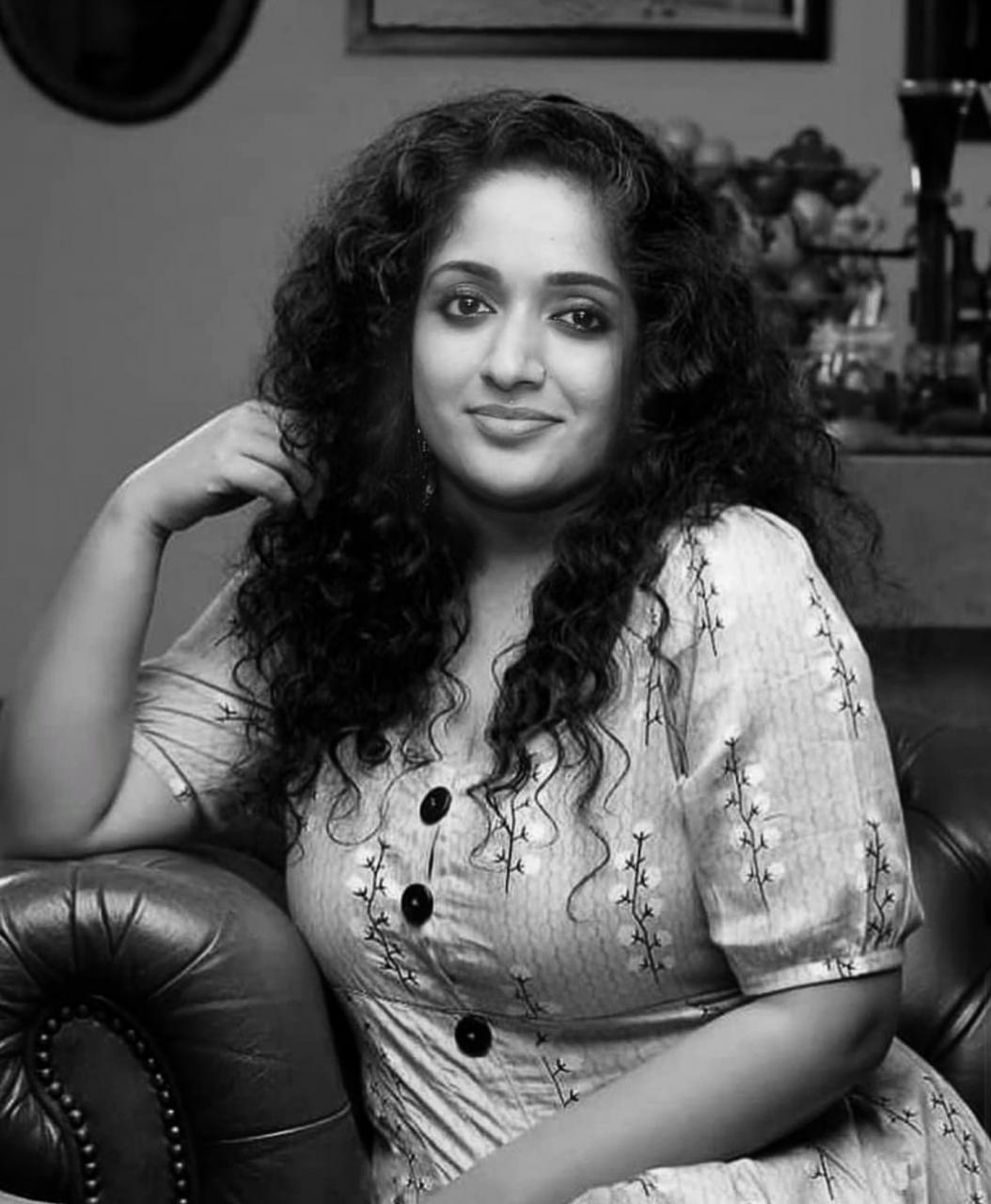 Kavya Madhavan Bathroom Nude Photos HD