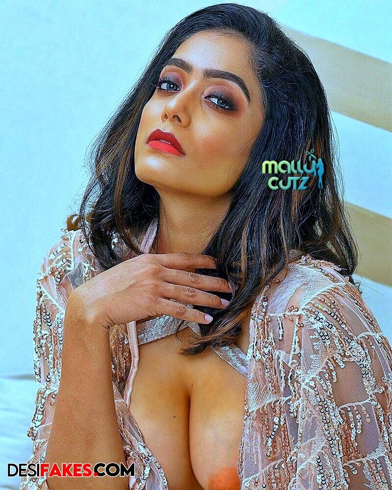 Side Actress Abhirami Venkatachalam Nude Bra leak Fakes
