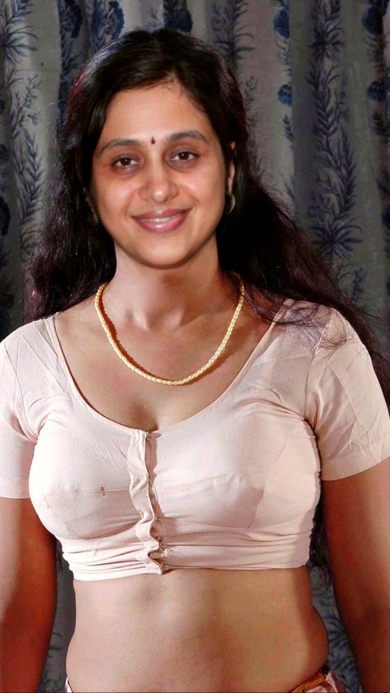 Devayani sexy blouse hot pose without saree