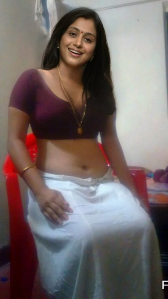 Devayani sexy xxx blouse pose nude navel without saree image